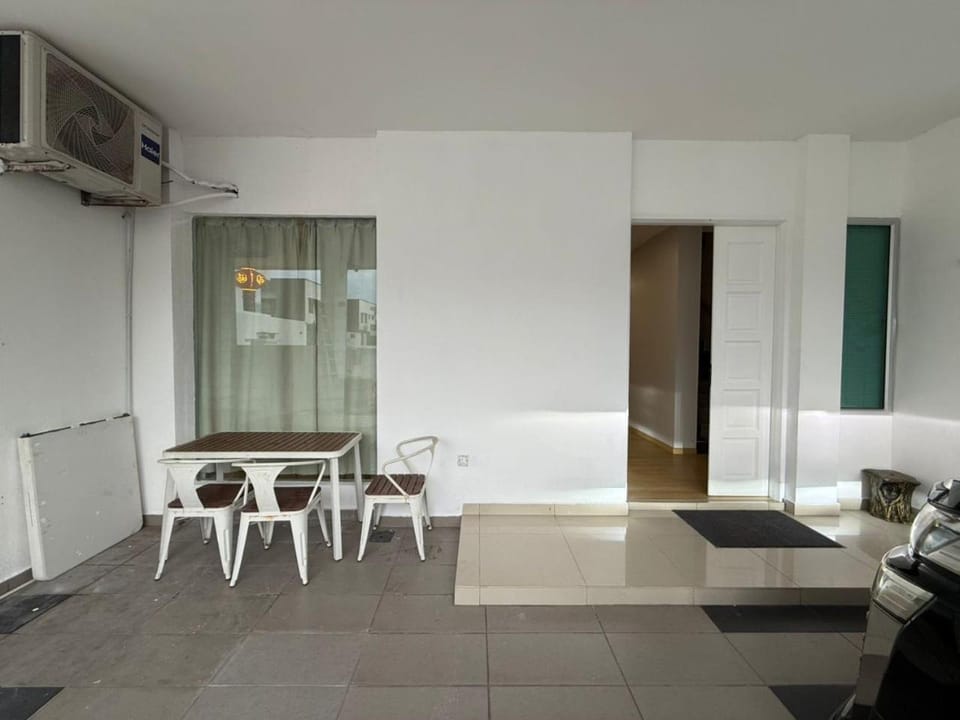 Setia Home Sitiawan KTV 12+4 Pax Villa in Perak