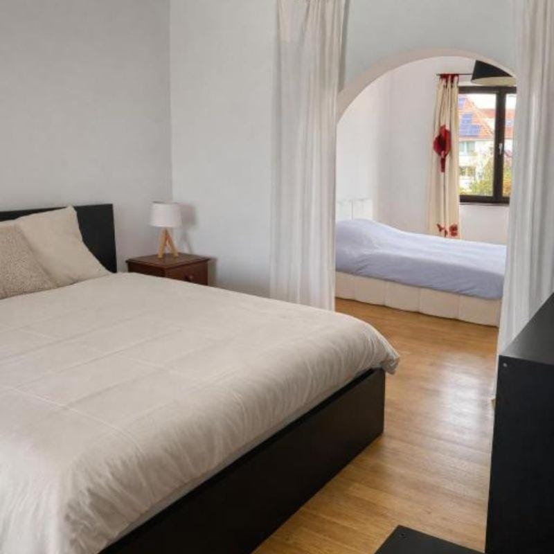 Spacious Villa in Dilbeek with Private Garden, Ideal for Families & Business Villa in Flanders