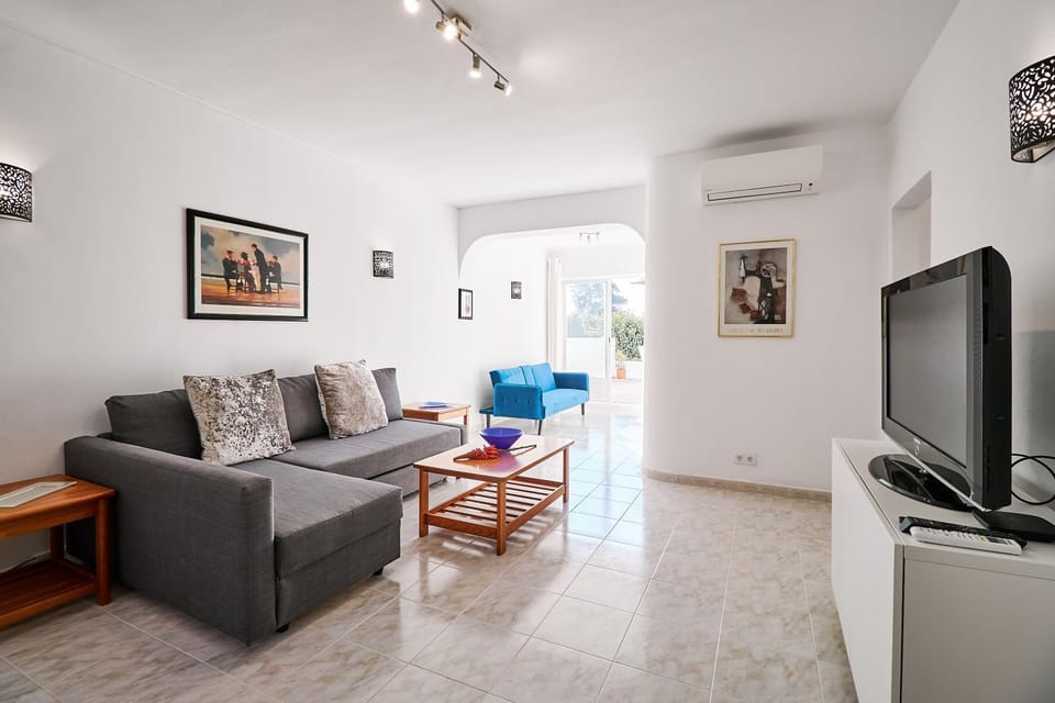 Living room, Sea view, air conditioner