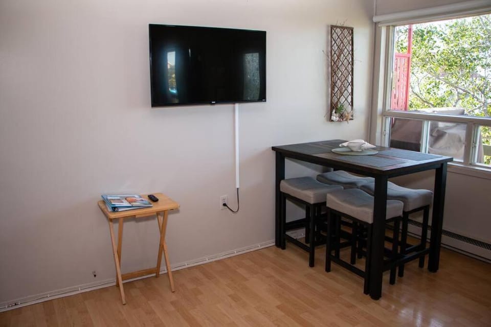 TV and multimedia, Dining area