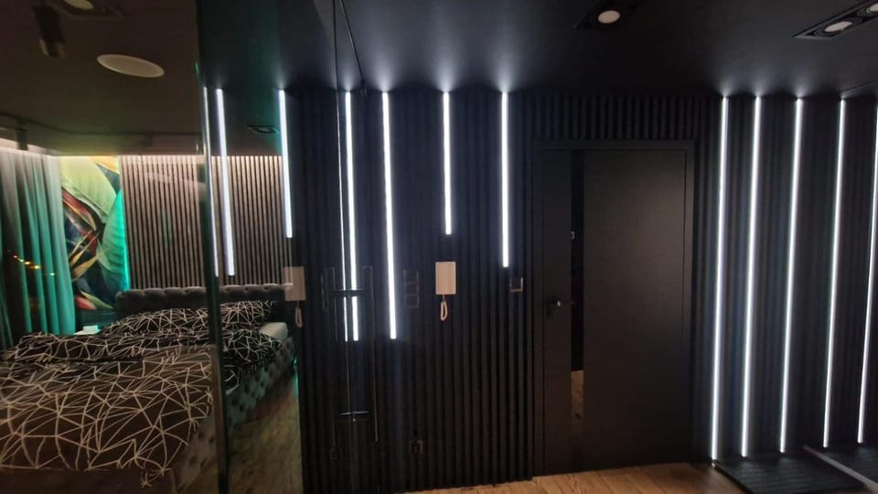 Apartament Czarna Perła z dużym tarasem NA Dachu 75m2 , PROJEKTOR ,garaż podziemny Apartment in Poland