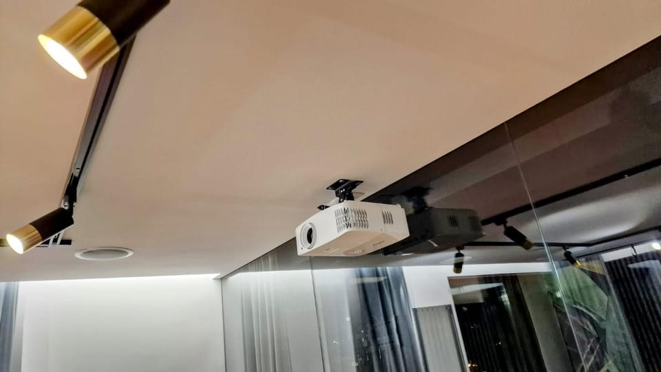 Apartament Czarna Perła z dużym tarasem NA Dachu 75m2 , PROJEKTOR ,garaż podziemny Apartment in Poland