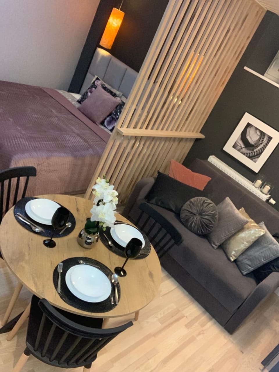 Bed, Living room, Photo of the whole room, Seating area, Dining area, Bedroom