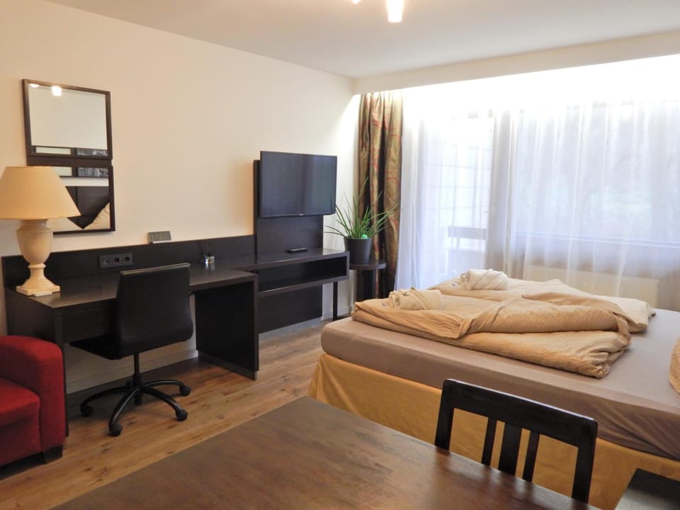 TV and multimedia, Living room, Bedroom
