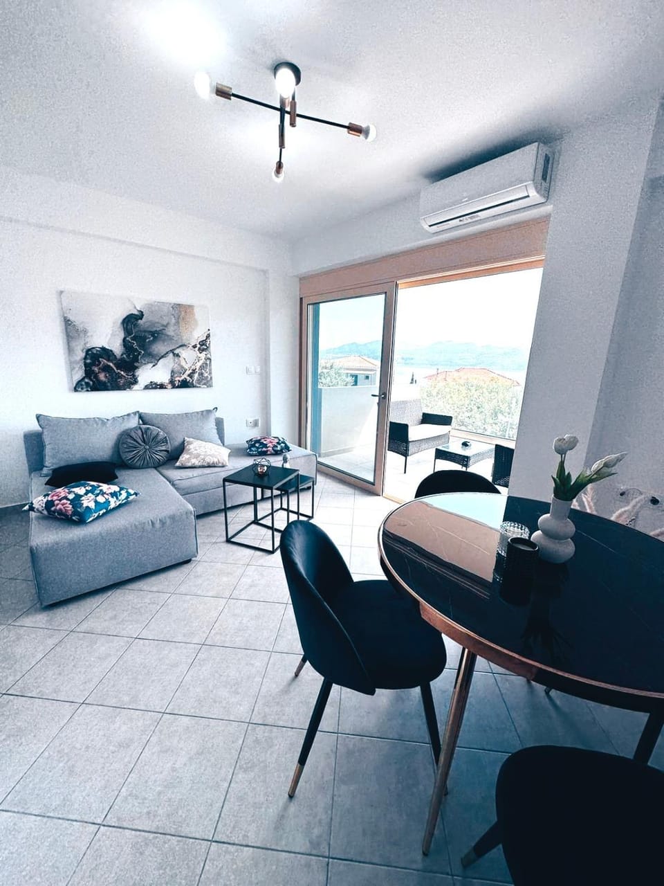 Living room, Dining area