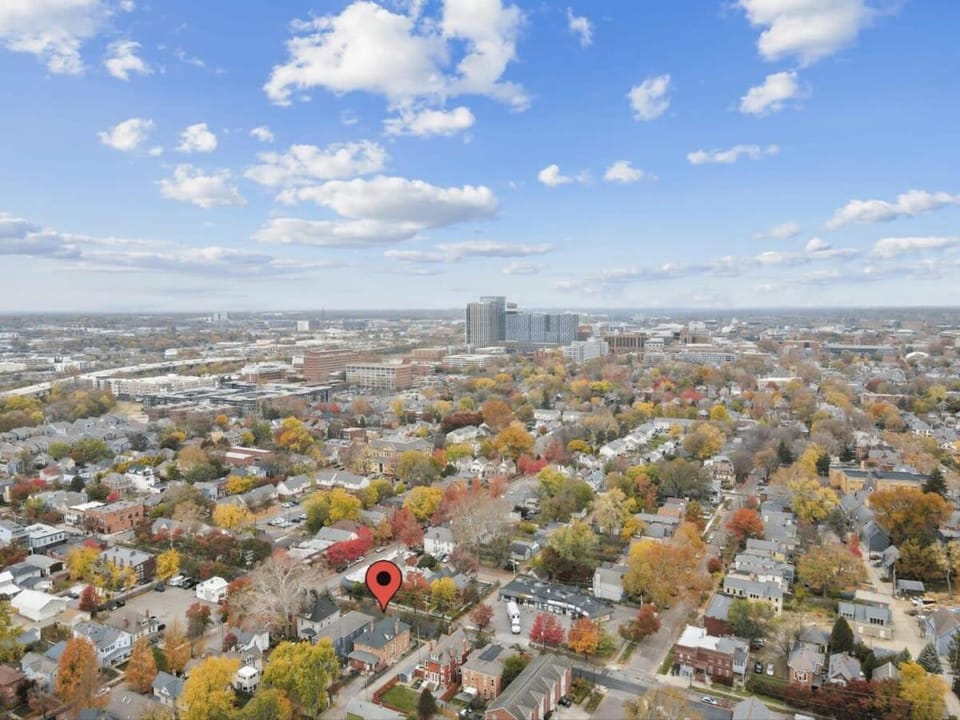 Housepitality - Harrison Mansion - Great Location House in Ohio