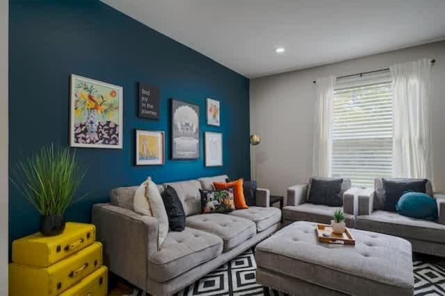 Housepitality - The Lilley Pad - Near Downtown House in Ohio