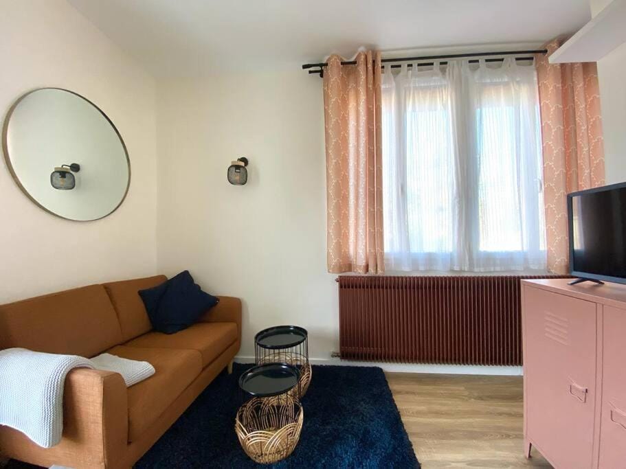 TV and multimedia, Living room, Seating area