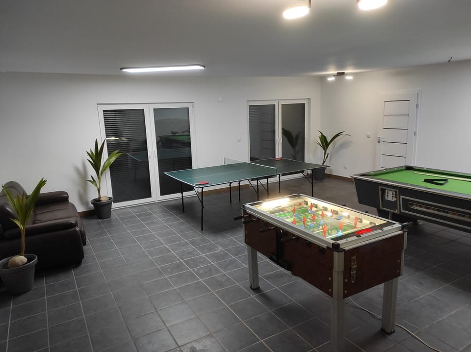 Billiard, Billiard, Game Room, Table tennis