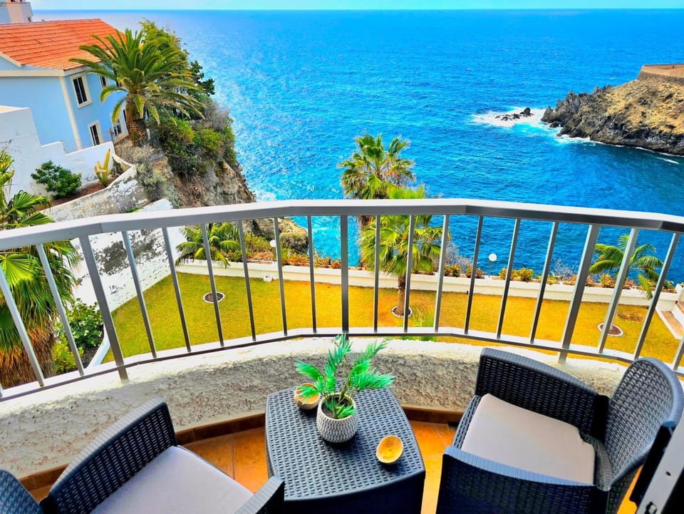 Natural landscape, Balcony/Terrace, Sea view