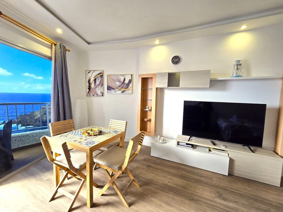 TV and multimedia, Balcony/Terrace, Living room, Sea view