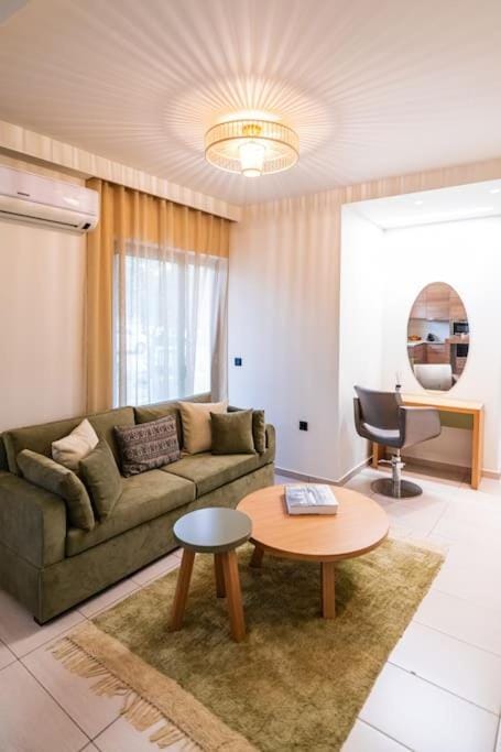 AlMar- Διαμέρισμα στο κέντρο της Ηλιούπολης Apartment in South Athens