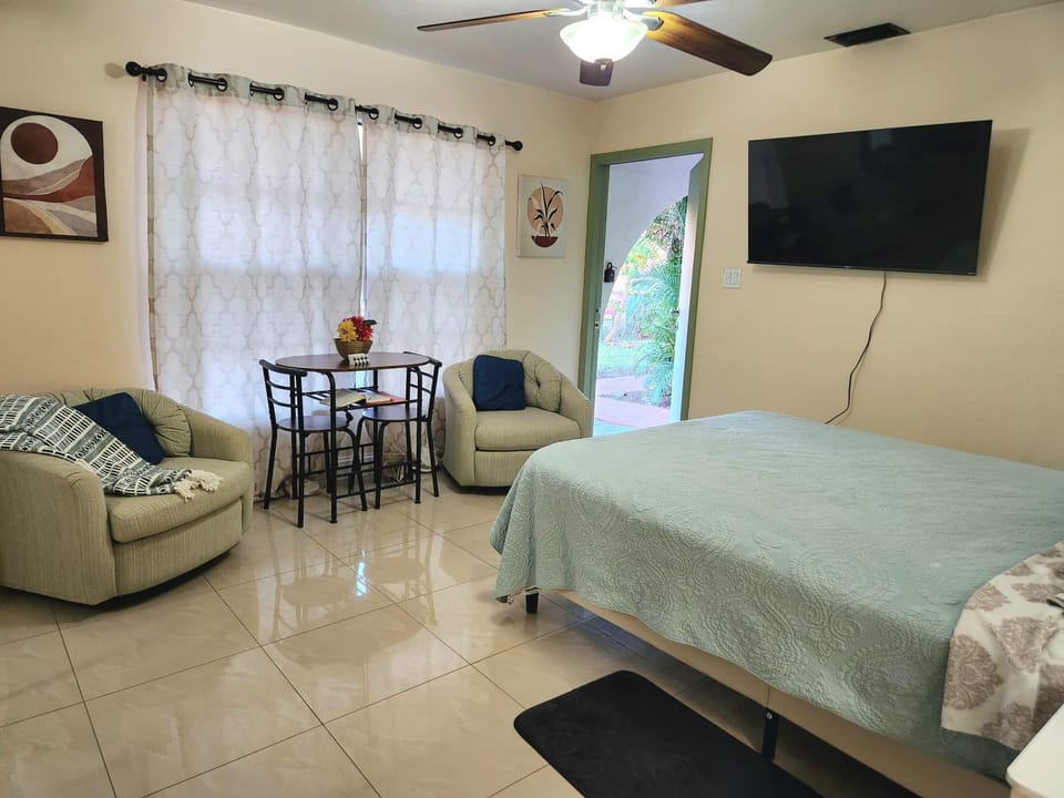 The Green Door Bungalow Vacation rental in Collier County