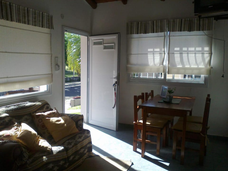 Kitchen or kitchenette, Seating area