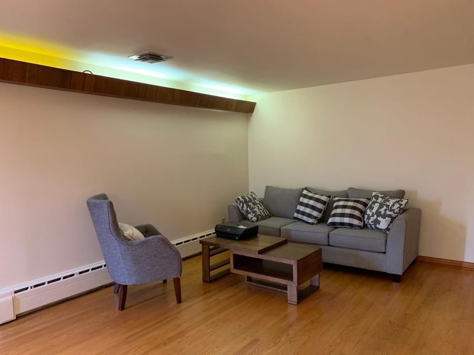 #2 Cozy Queen size bedroom @New Brunswick NJ downtown Vacation rental in New Brunswick