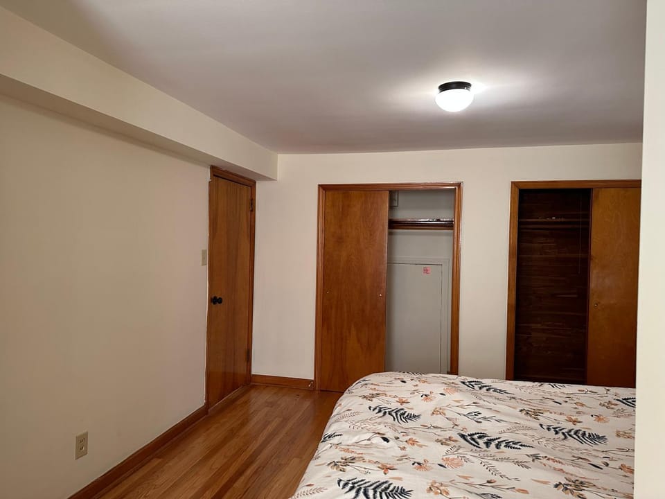 J1 Pleasant Room near Rutgers U, hospitals Vacation rental in New Brunswick