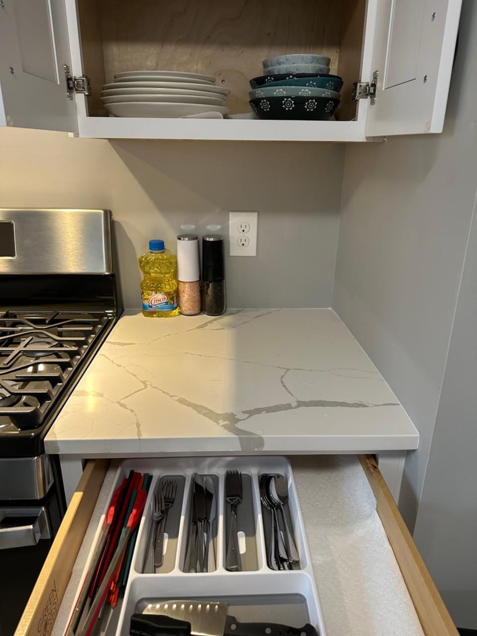 J1 Pleasant Room near Rutgers U, hospitals Vacation rental in New Brunswick