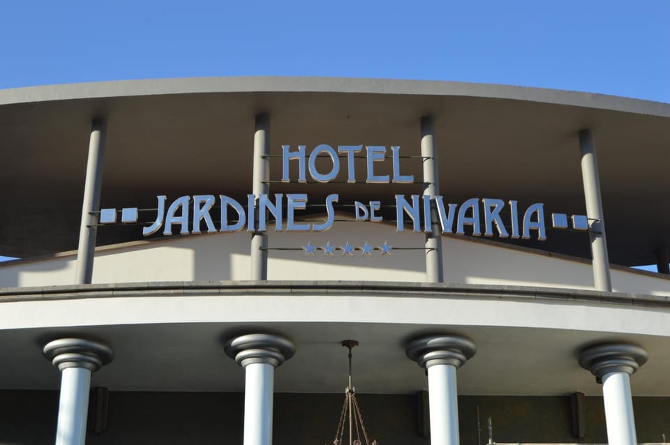 Facade/entrance, Decorative detail