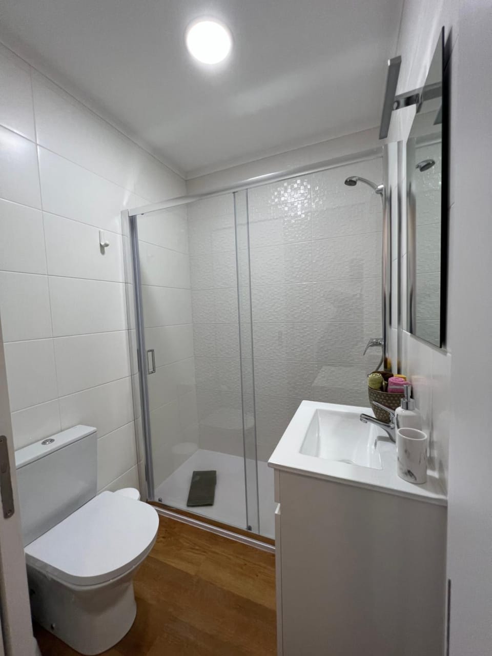 Shower, Bathroom, towels