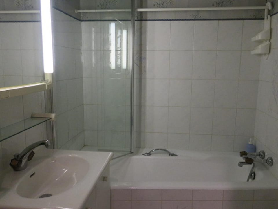 Studio lumineux avec balcon et parking, animaux acceptés - FR-1-198-115 Apartment in Châtel
