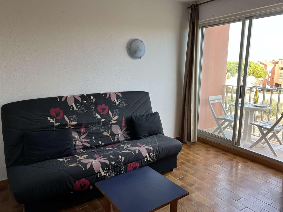 Studio Centre avec Piscine, Balcon et Proximité Plage, 2 Personnes - FR-1-702-3 Apartment in Agde