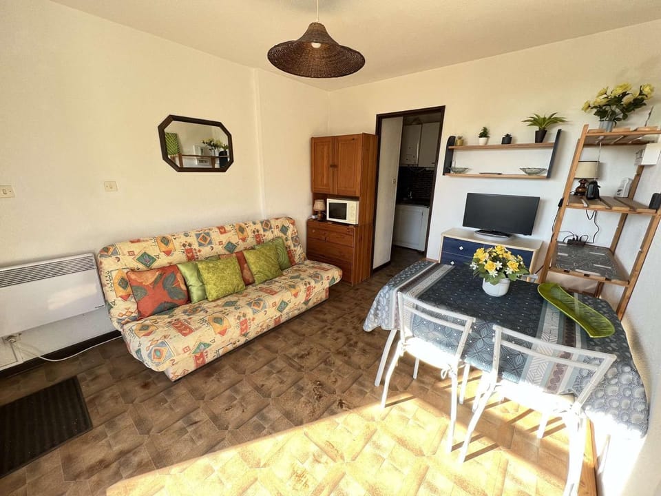 Charmant T2 RDC avec Parking, Proche Centre et Plage à Agde - FR-1-702-12 Apartment in Agde