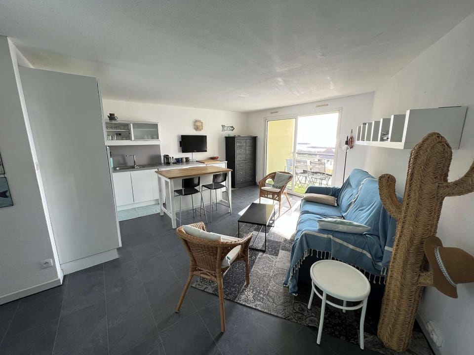 Appartement 4 pièces avec parking, piscine et proche plage au Cap d'Agde - FR-1-702-19 Apartment in Agde