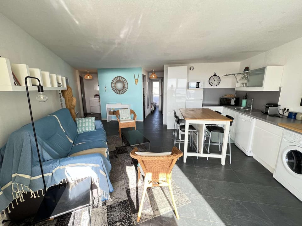 Appartement 4 pièces avec parking, piscine et proche plage au Cap d'Agde - FR-1-702-19 Apartment in Agde