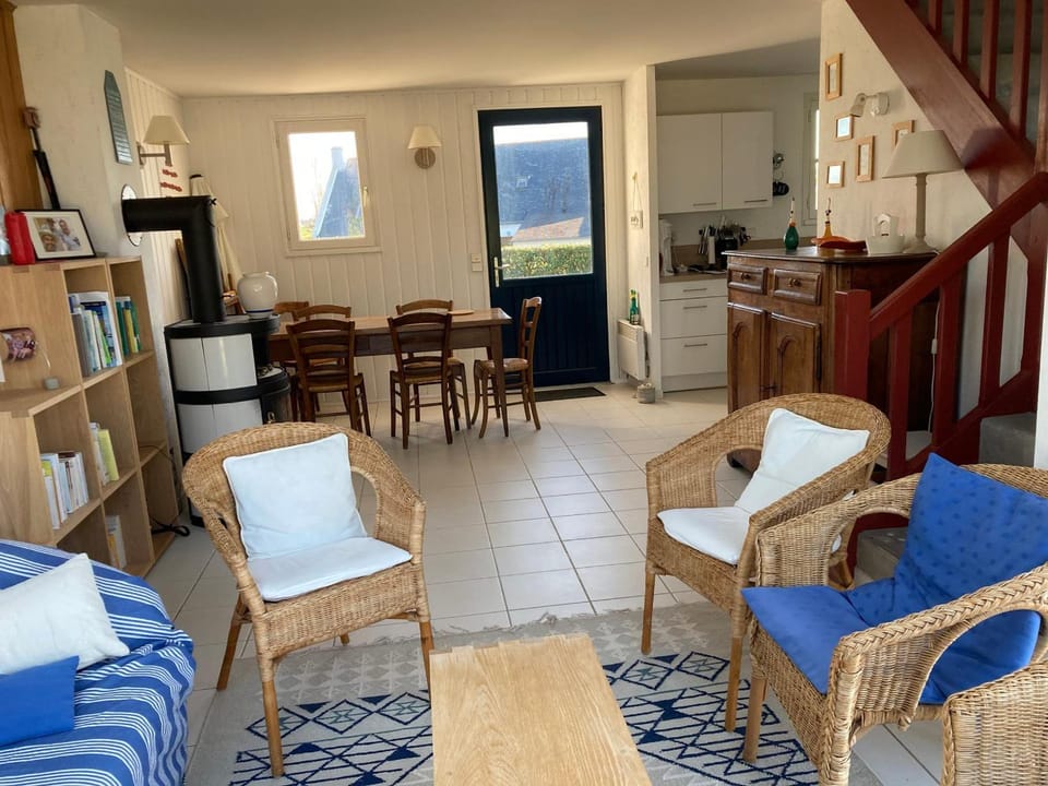 Maison indépendante avec jardin à 800m de la plage - FR-1-418-195 House in Locmaria