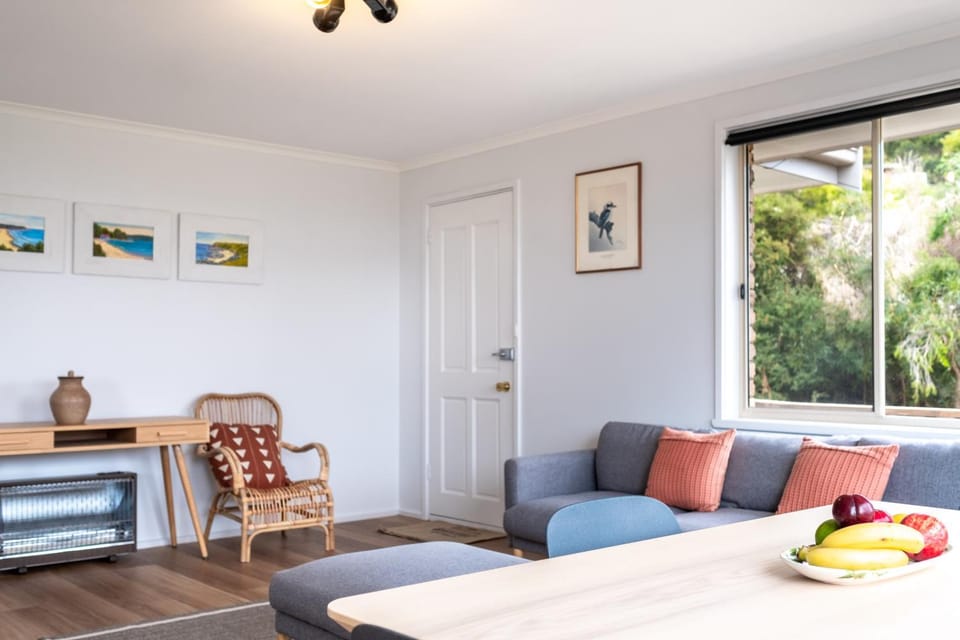 Living room, Seating area, Dining area, Garden view, Street view, Quiet street view, internet