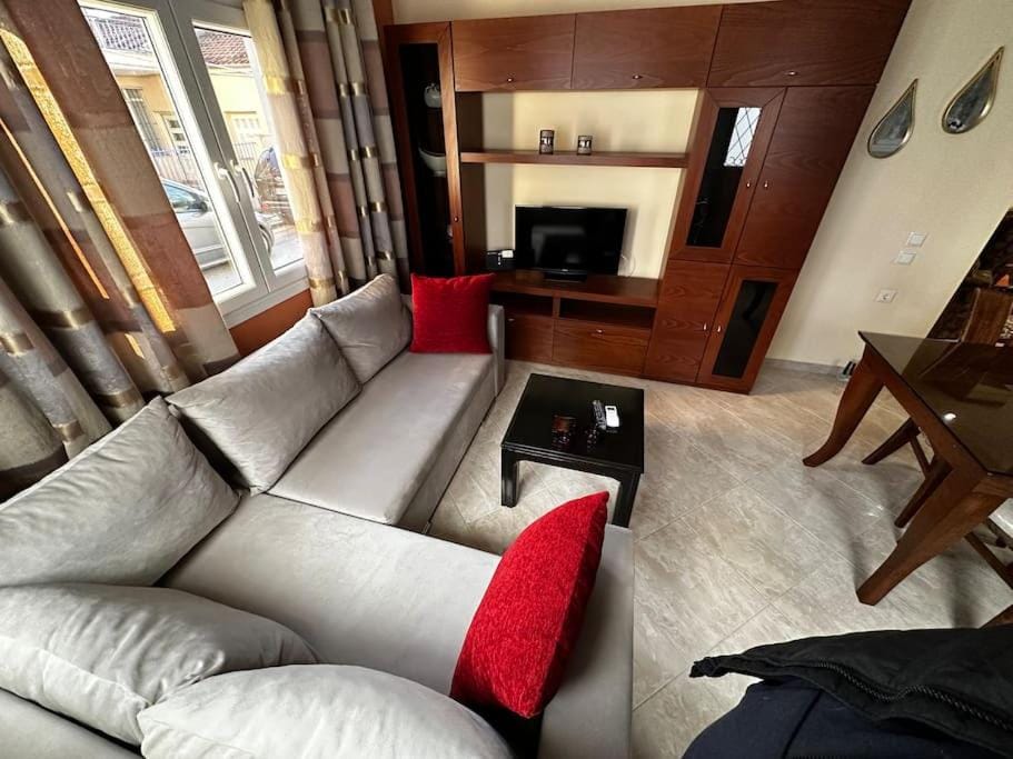 Demi's House Apartment in Volos