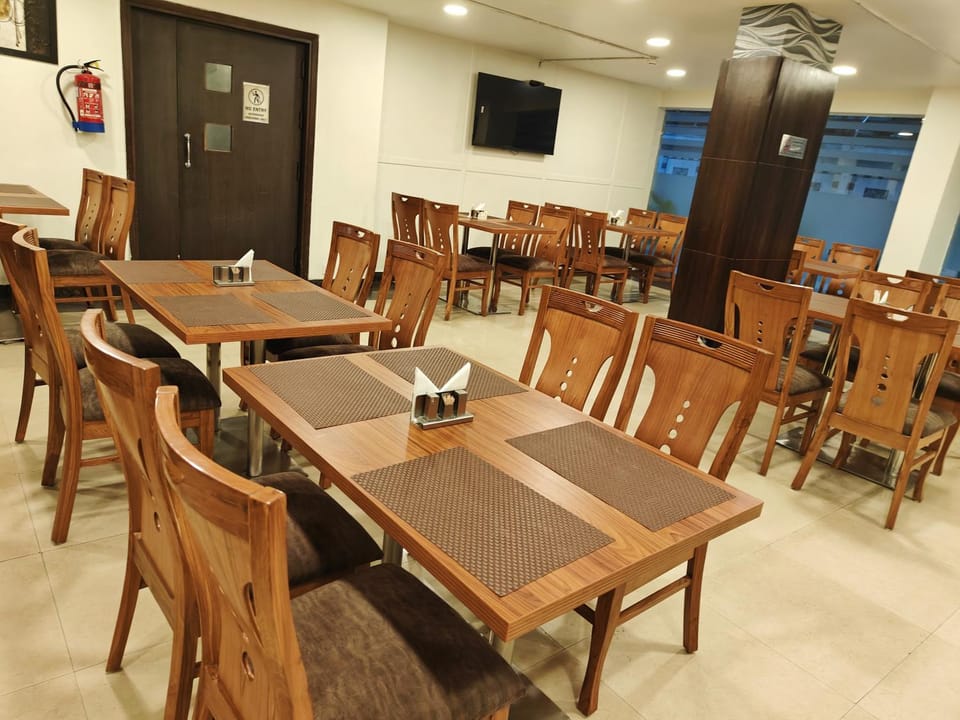 Restaurant/places to eat, Dining area