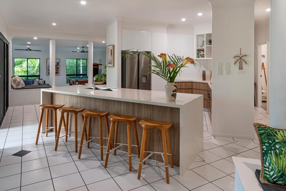 The Palms - by Whitsunday Holidays House in Whitsundays