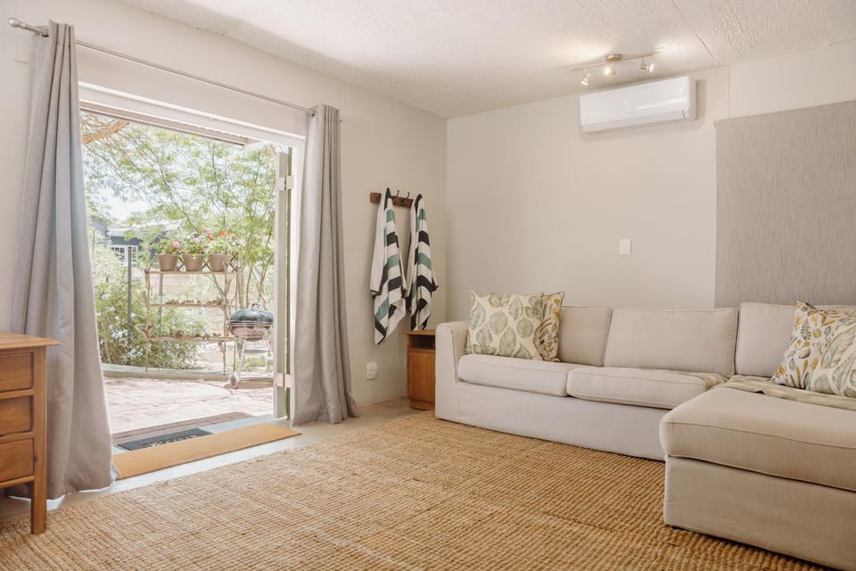 Living room, towels, towels