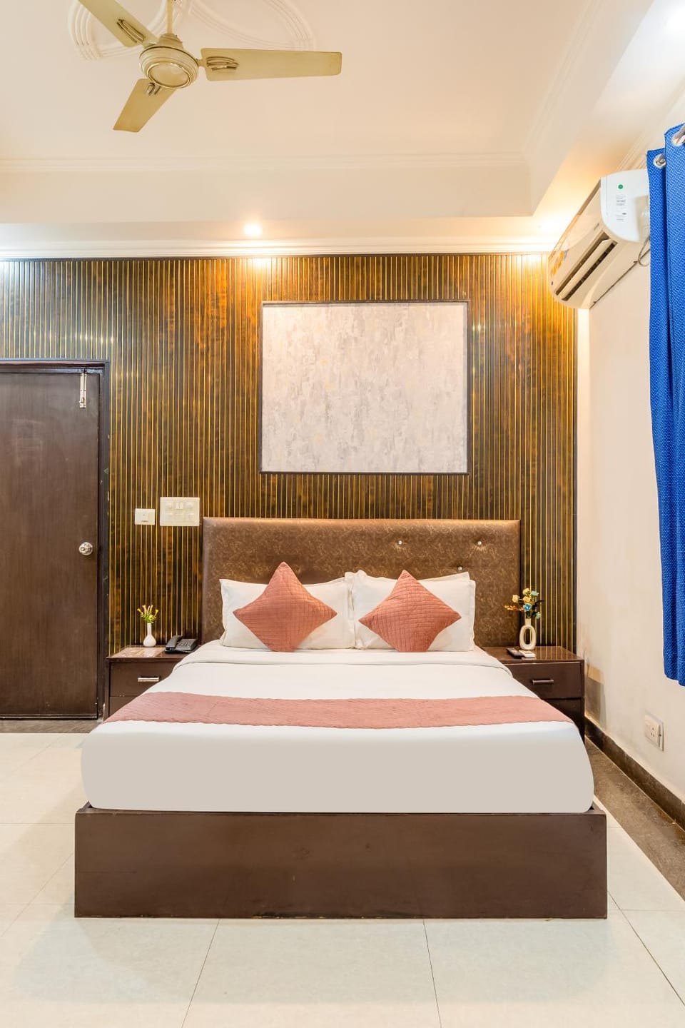 Bed, Photo of the whole room, Bedroom, air conditioner