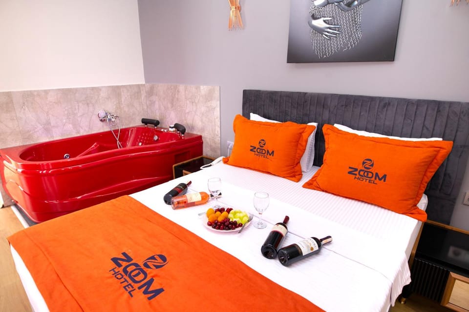 Bed, Living room, Photo of the whole room, Seating area, Bedroom