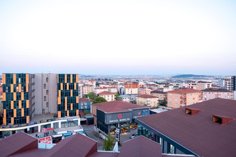 Property building, Day, Neighbourhood, Bird's eye view, City view, Sea view, Street view, Location, Parking
