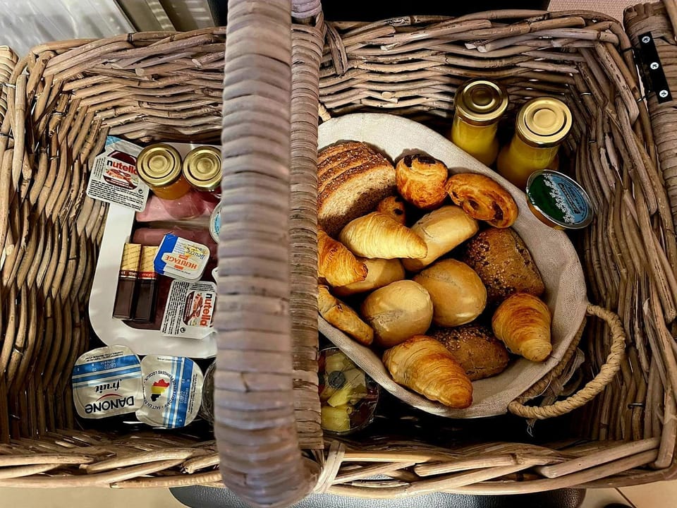 Food and drinks, Food, Breakfast