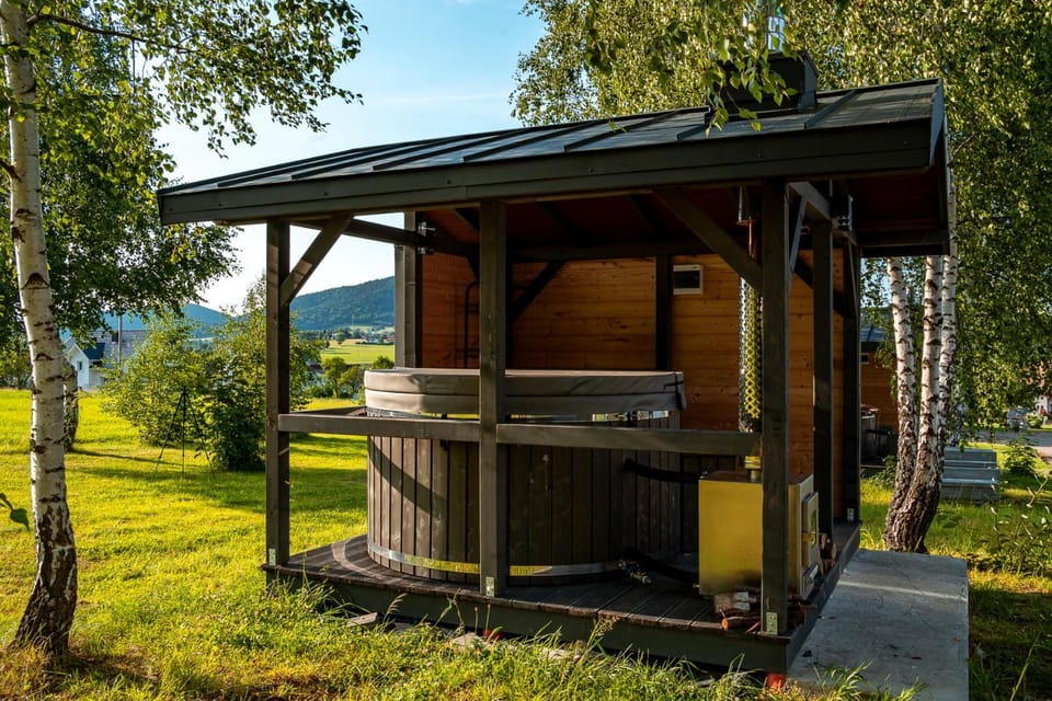 Property building, Spring, Day, Natural landscape, Garden, Seating area, Garden view, Mountain view