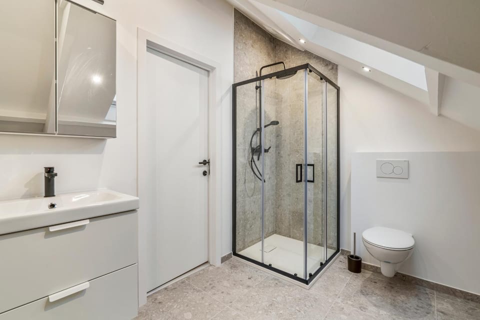 Shower, Toilet, Bathroom