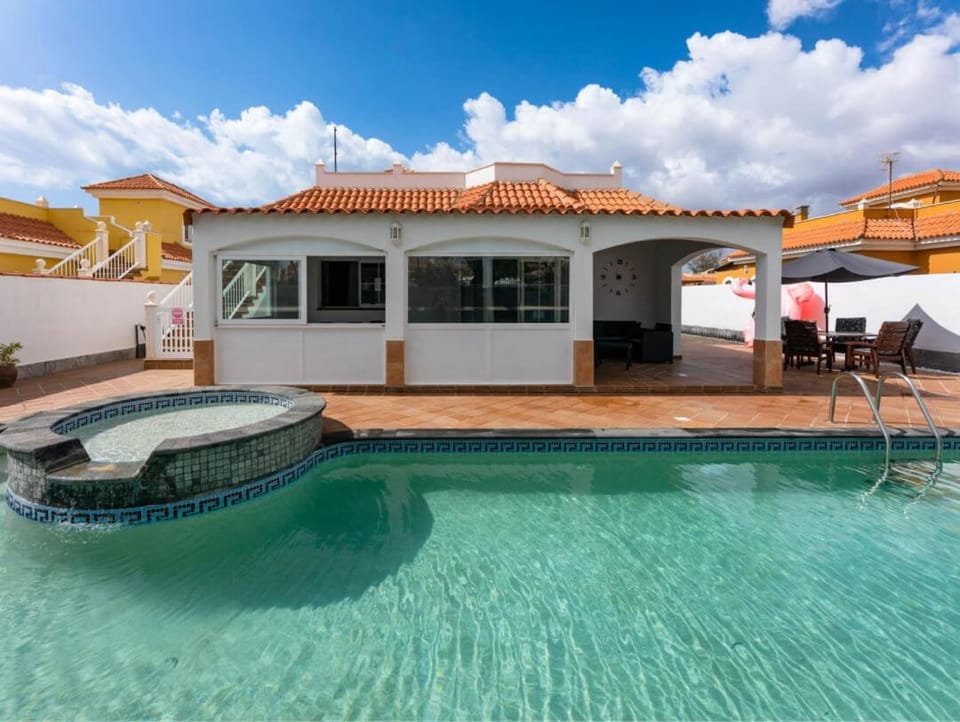 PRIMERA LUXURY HOUSE Villa in Maxorata