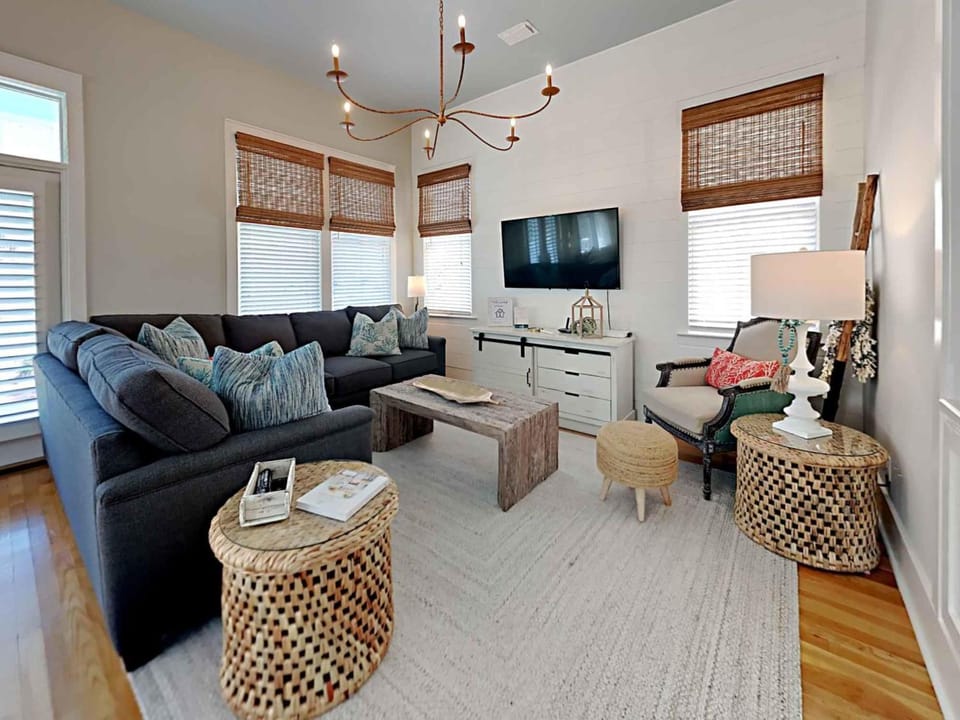 TV and multimedia, Living room, Seating area, furniture