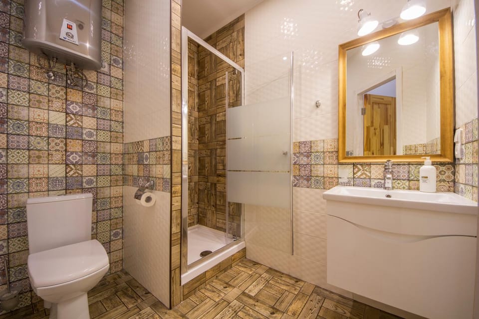 Shower, Toilet, Bathroom