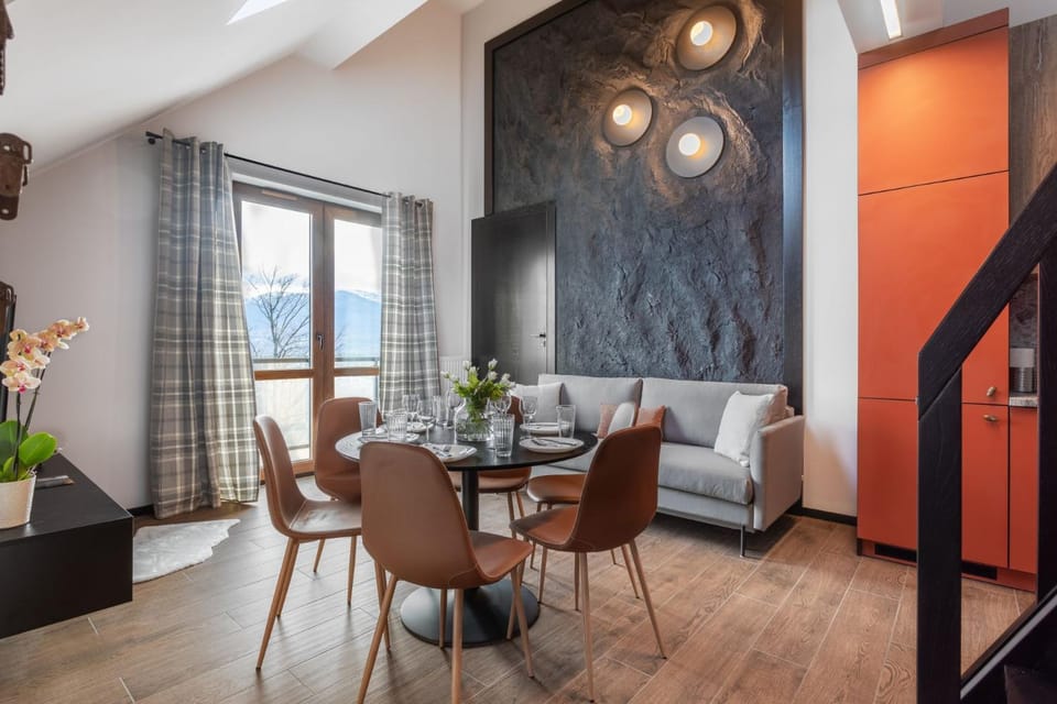 View (from property/room), Seating area, Dining area
