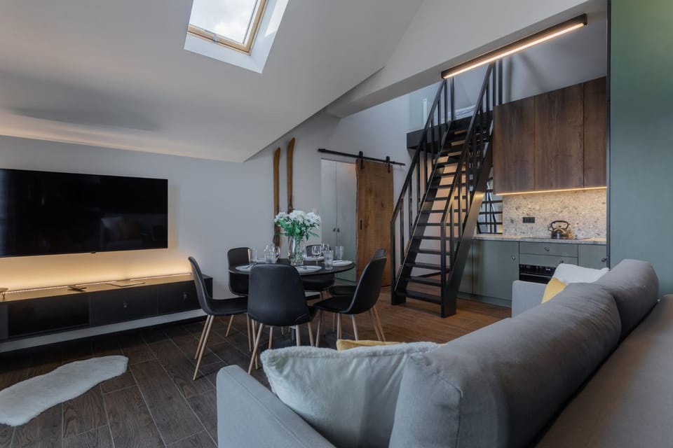 TV and multimedia, Kitchen or kitchenette, Living room
