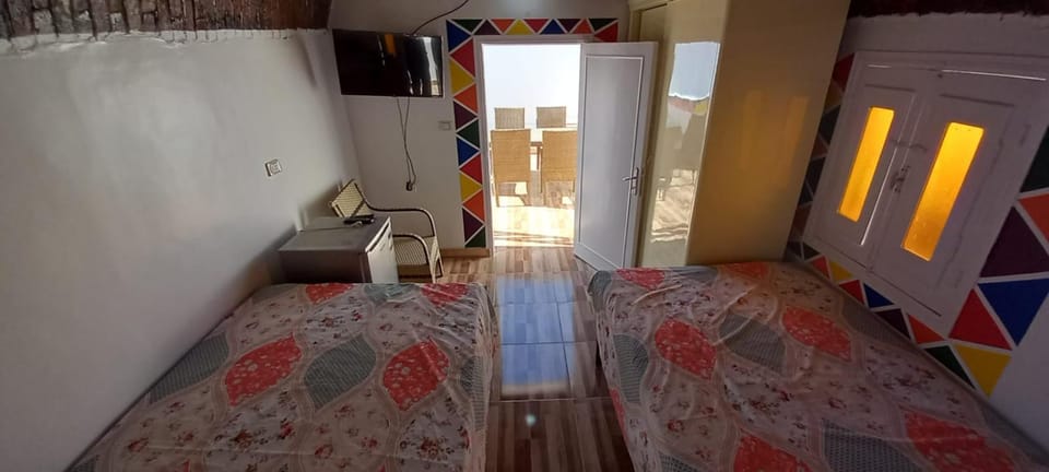 Bed, TV and multimedia, Photo of the whole room, Bedroom, wardrobe