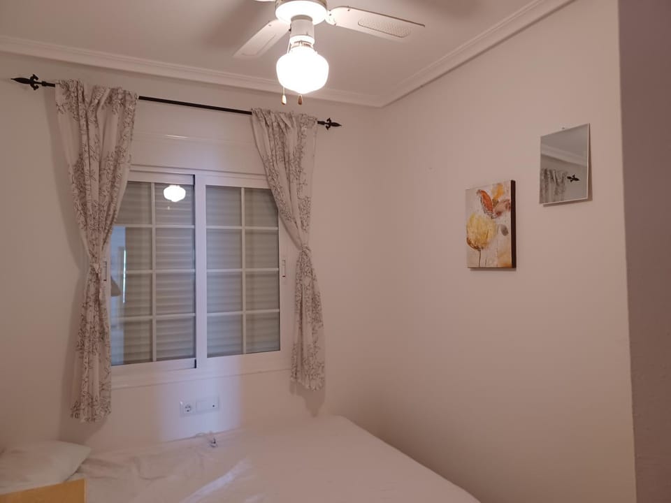 Photo of the whole room, Bedroom, air conditioner