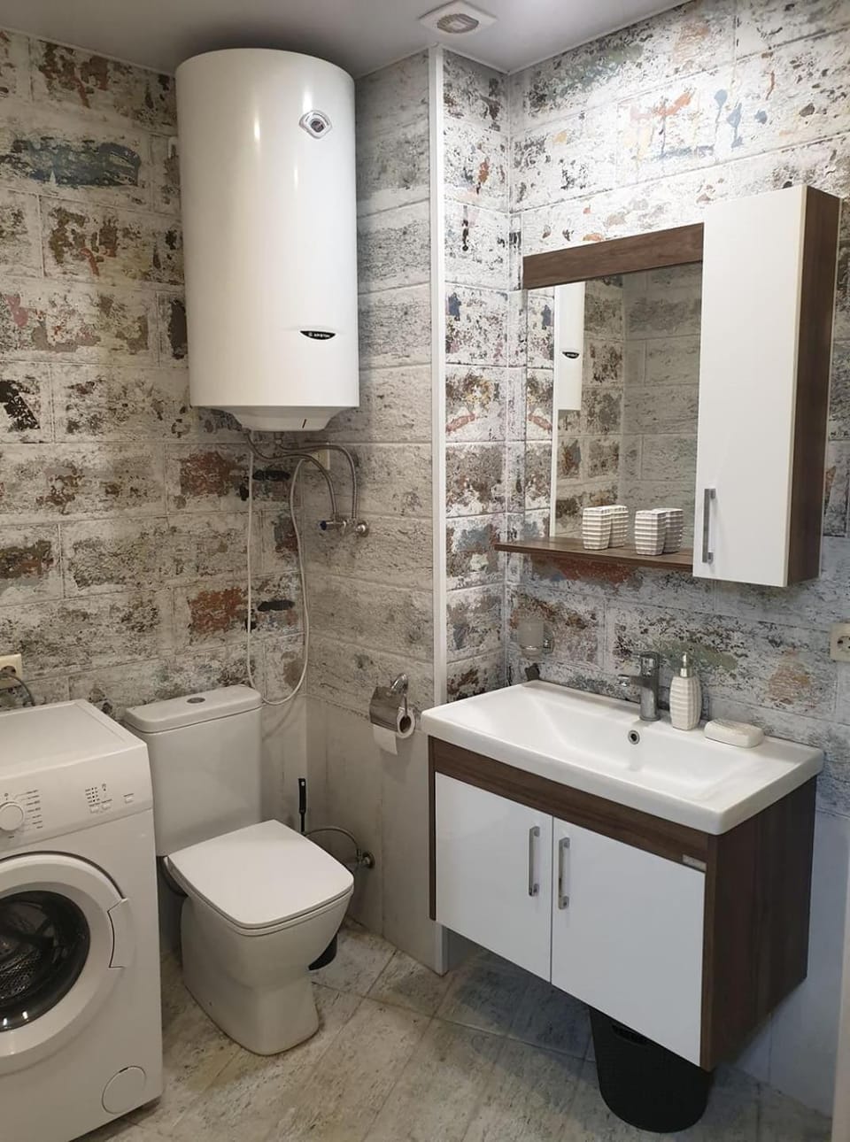 Toilet, washing machine
