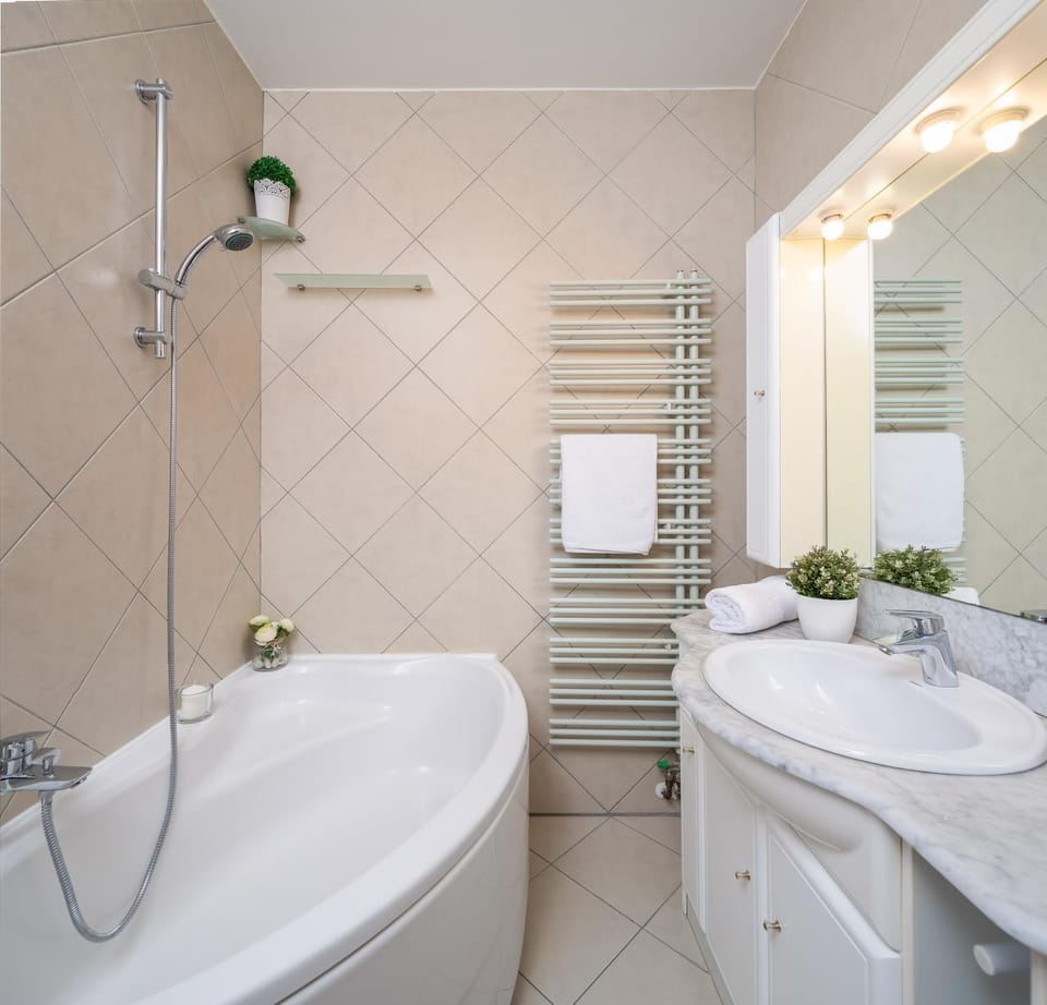 Shower, Bath, towels