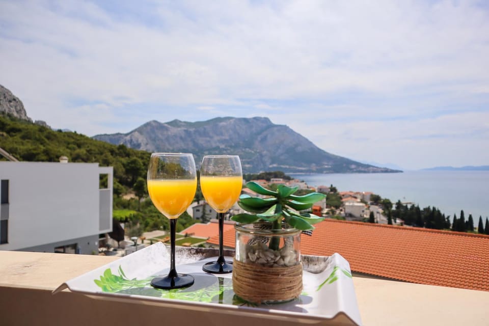 Balcony/Terrace, Mountain view, Sea view